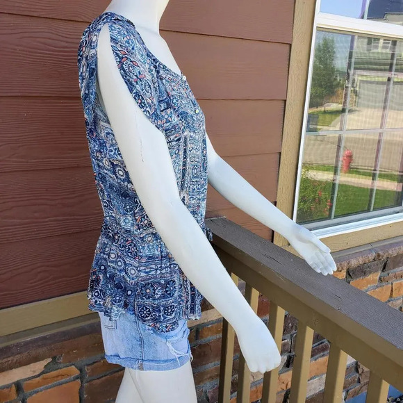 Esprit - Tie Waist Peplum Blouse - Blue and Coral Floral Patterned - Size 6 EUC - Picture 2 of 15